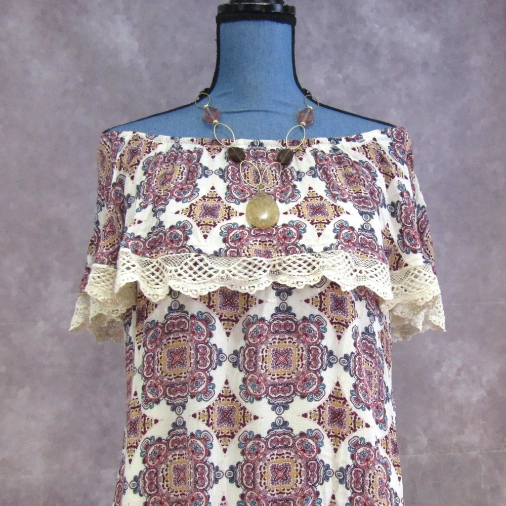 Rue21 Off Shoulder Crochet Lace Top Size XS - Picture 2 of 6